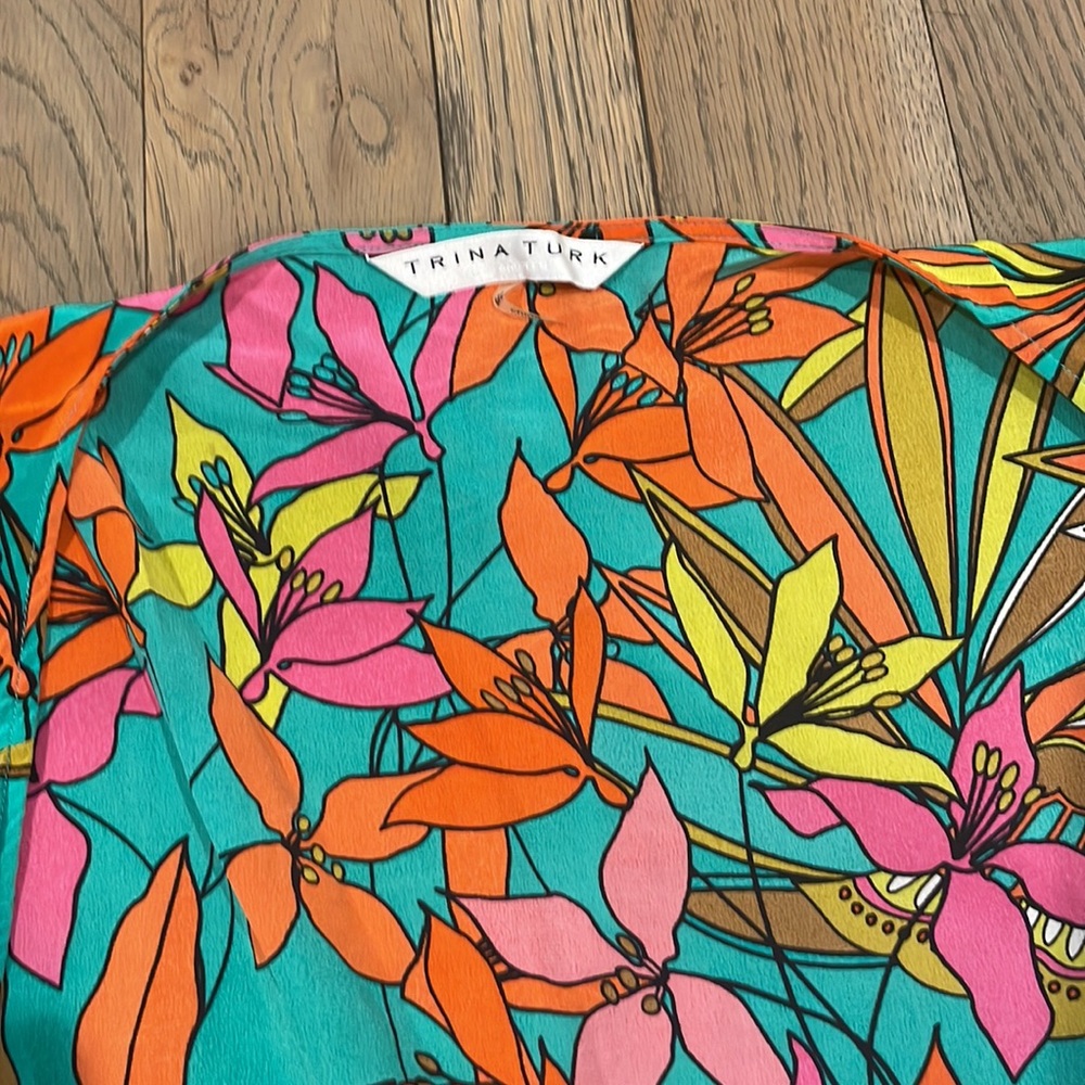 Trina Turk Silk Flower Print Shaw - size M/L - Picture 2 of 2